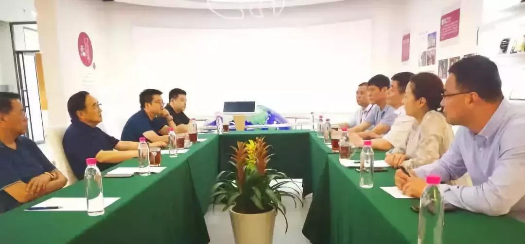 中國(guó)婦幼保健協(xié)會(huì)領(lǐng)導(dǎo)調(diào)研三八婦樂(lè)華泰藥業(yè)