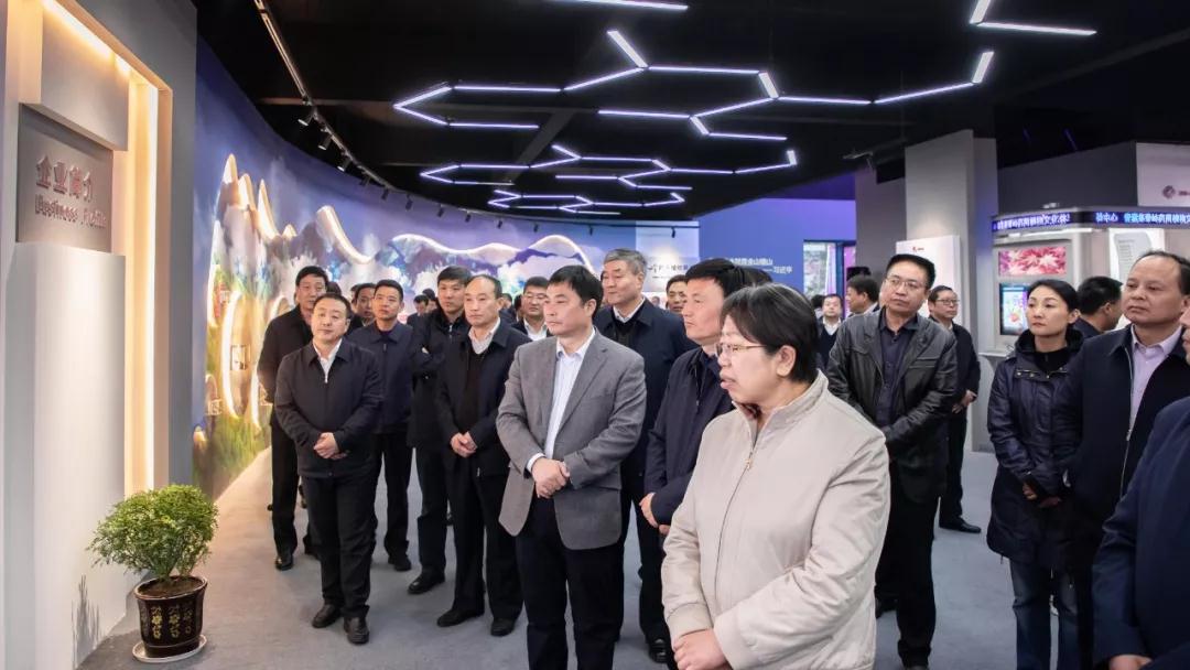 2019商洛市重大項(xiàng)目建設(shè)現(xiàn)場觀摩會走進(jìn)三八婦樂功能食品生產(chǎn)基地