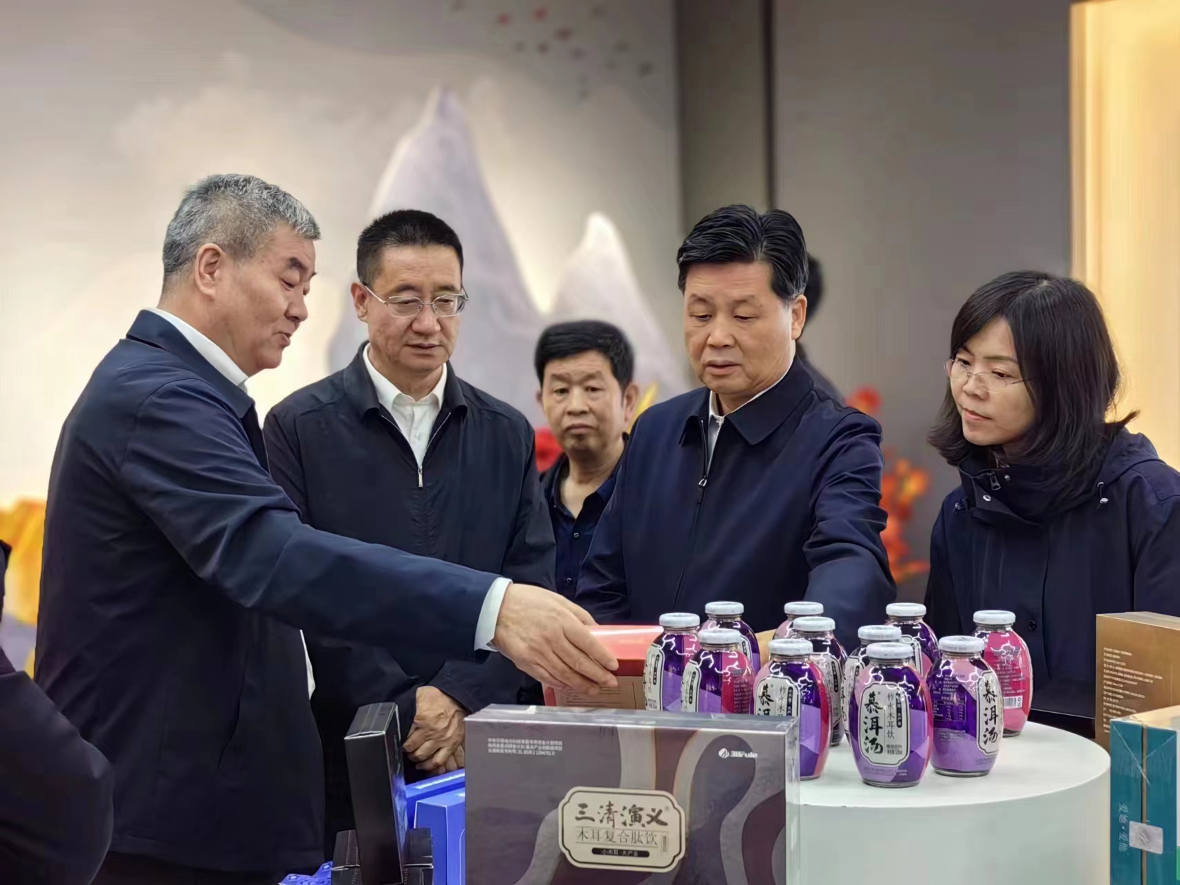 陜西省政協(xié)委員、三八婦樂袁曉峰榮獲2023年度優(yōu)秀省政協(xié)委員表彰