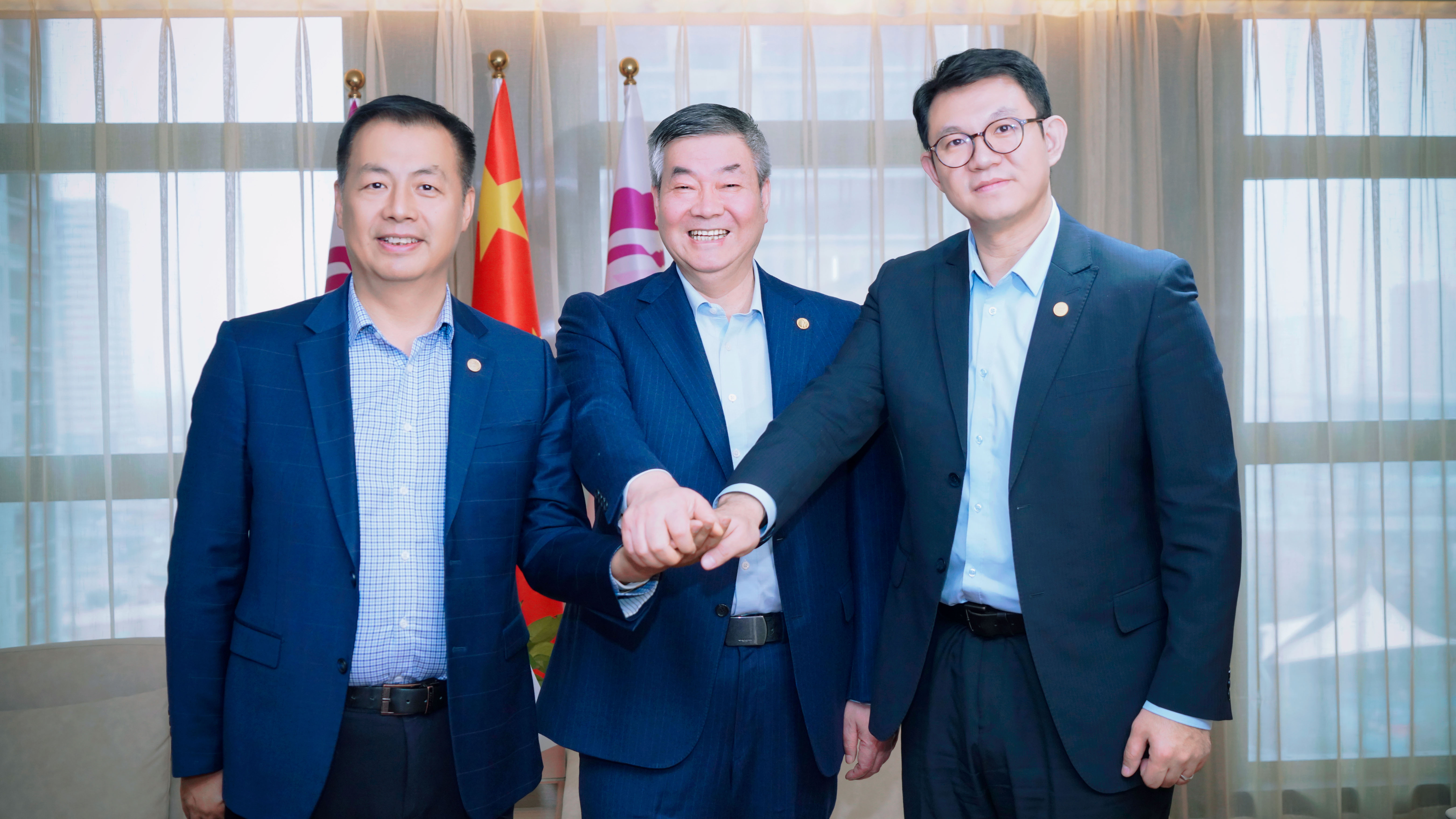 三八婦樂袁曉峰、陶劍俊、林飛共話企業(yè)高質(zhì)量發(fā)展~