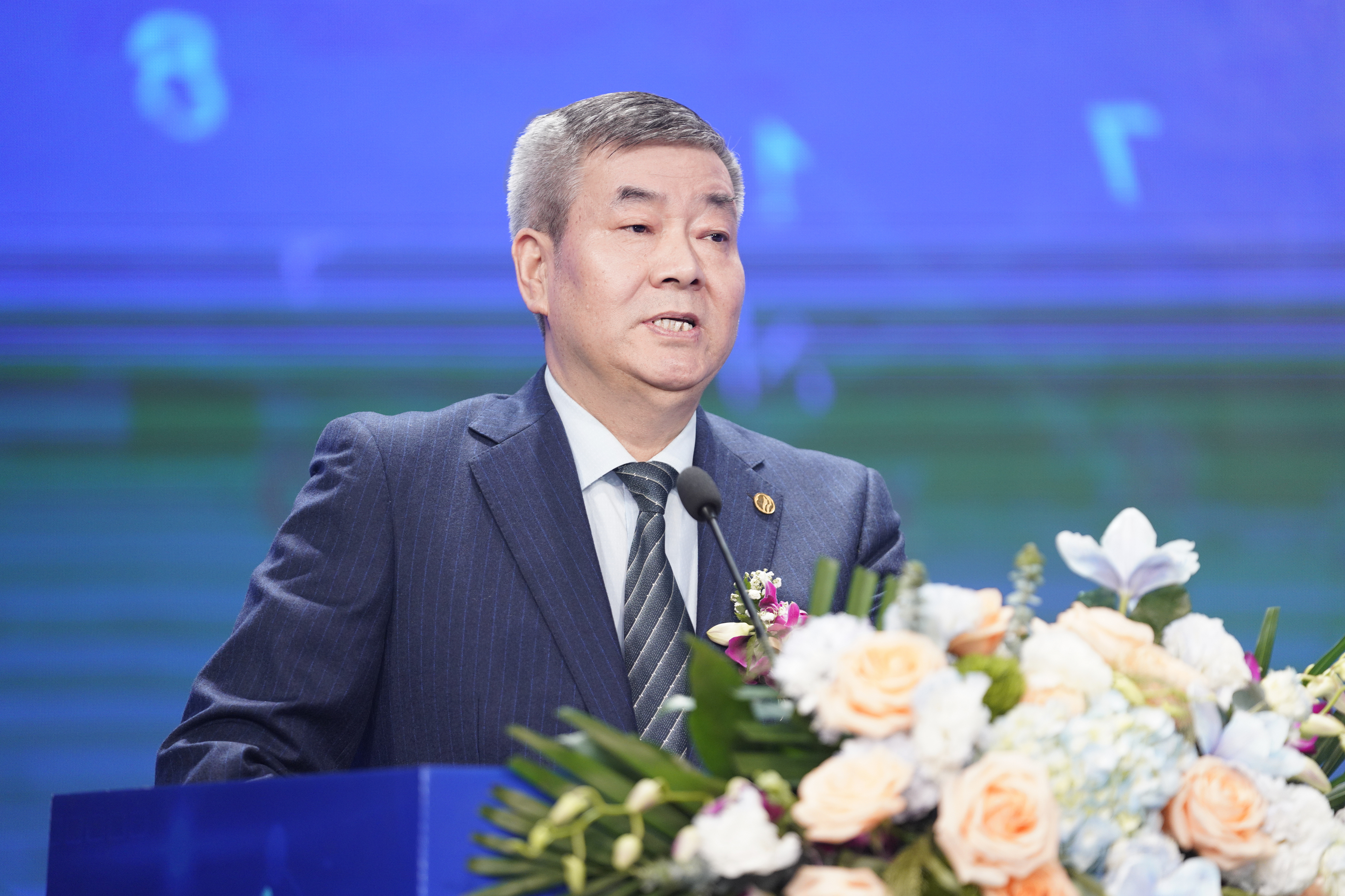 三八婦樂袁曉峰：學習黨的二十屆三中全會精神，堅定企業(yè)發(fā)展信心。