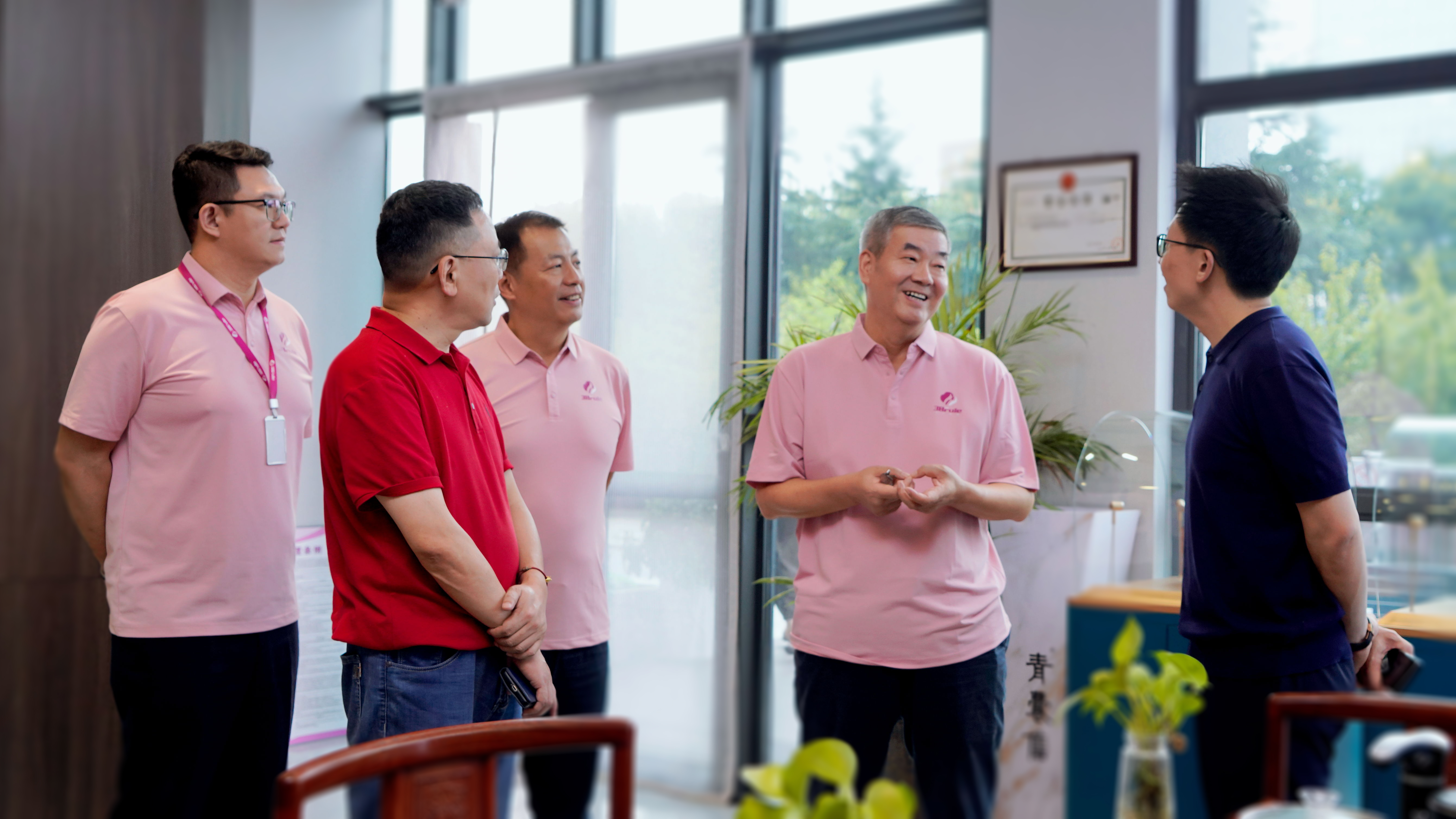 北京博奧晶方生物董事長(zhǎng)楊越、晶準(zhǔn)生物總裁李天民一行到三八婦樂(lè)參訪交流