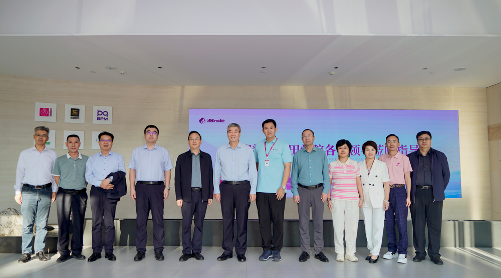 新疆和田學(xué)院黨委副書記、院長王志堅(jiān)一行到三八婦樂調(diào)研座談